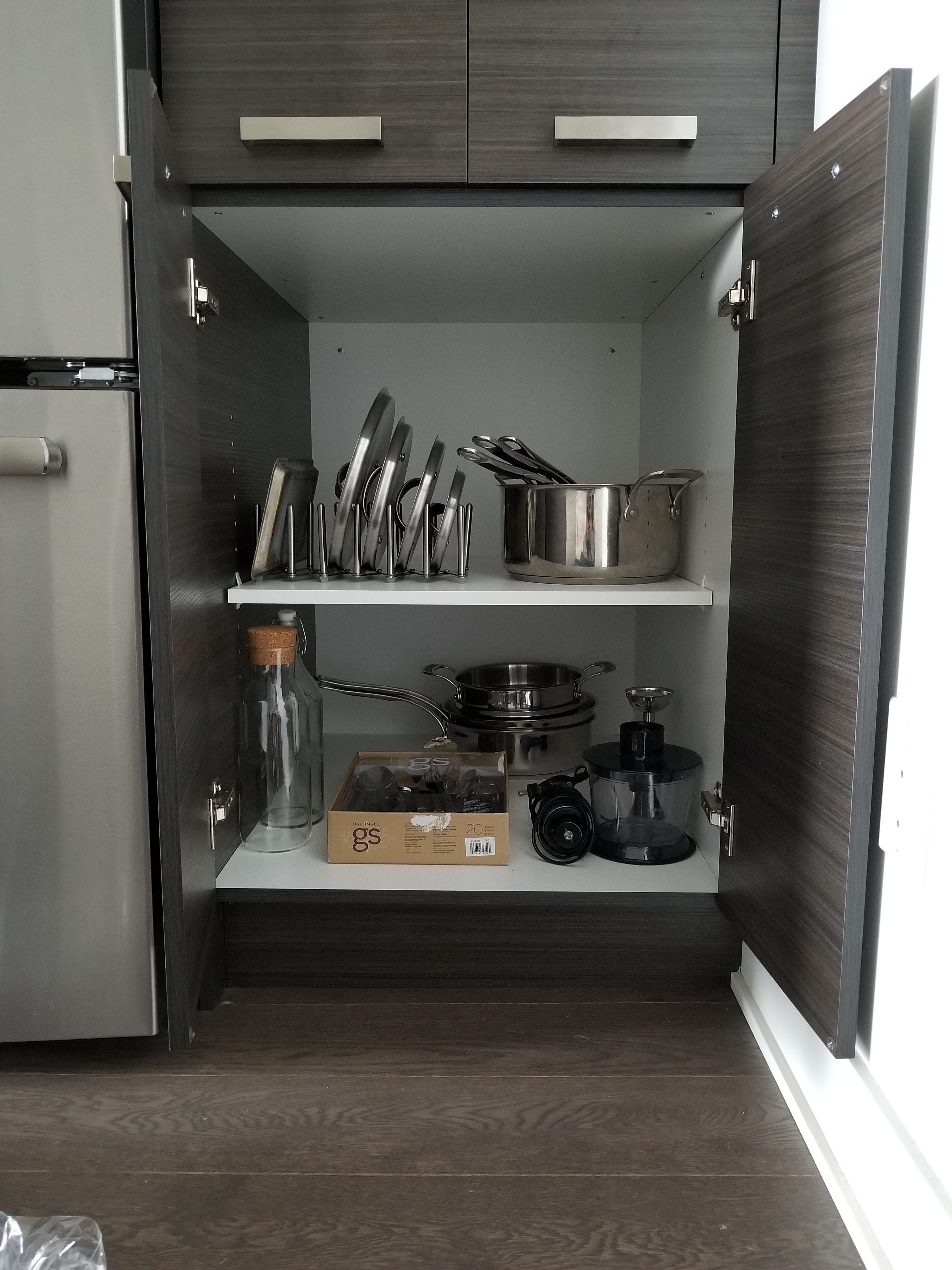 pantry lid organization