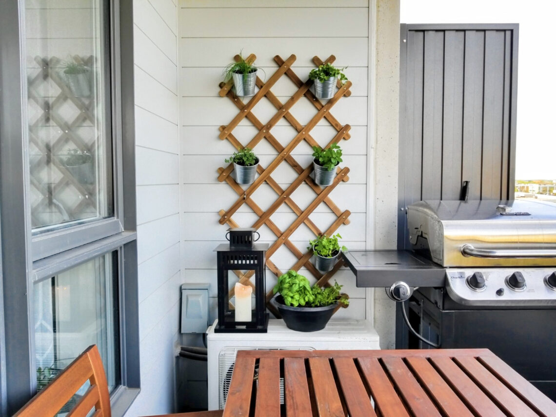 balcony garden IKEA trellis